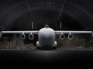 Revolução na indústria de defesa brasileira: Akaer projeta cabine do maior avião cargueiro do mundo